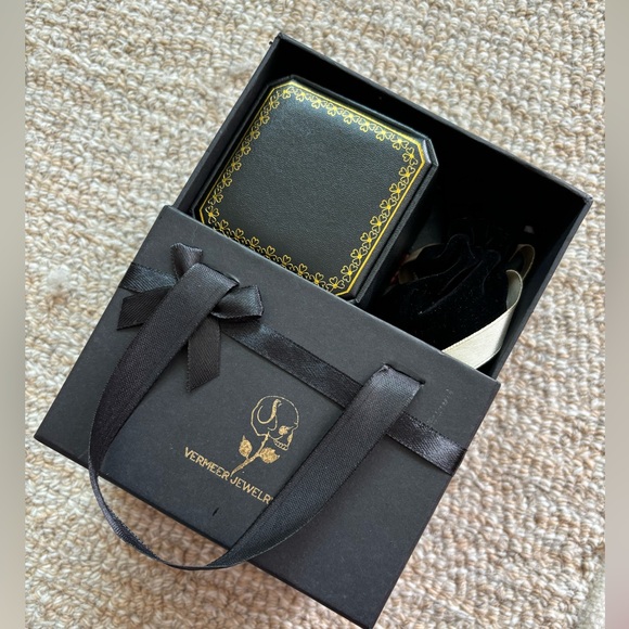 Pearl Skull Ring with box and bracelet - Picture 5 of 14